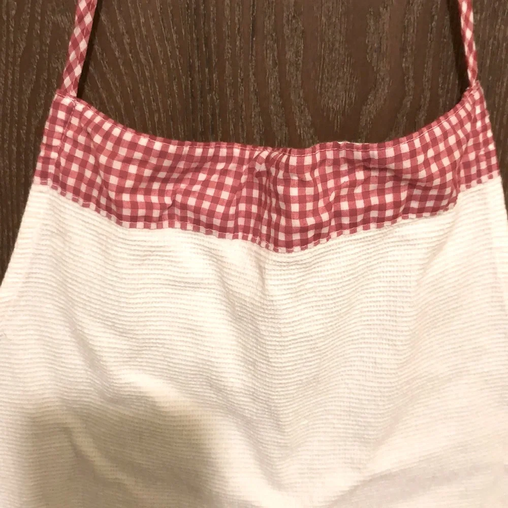 CP International Apron 30x26”, each tie is 29”